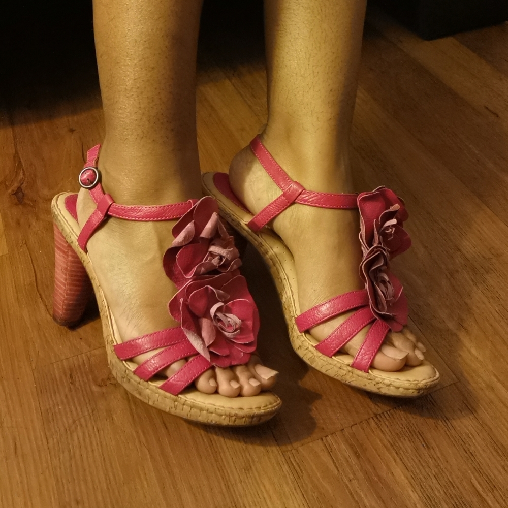 Stylish gently used pink and tan heels
